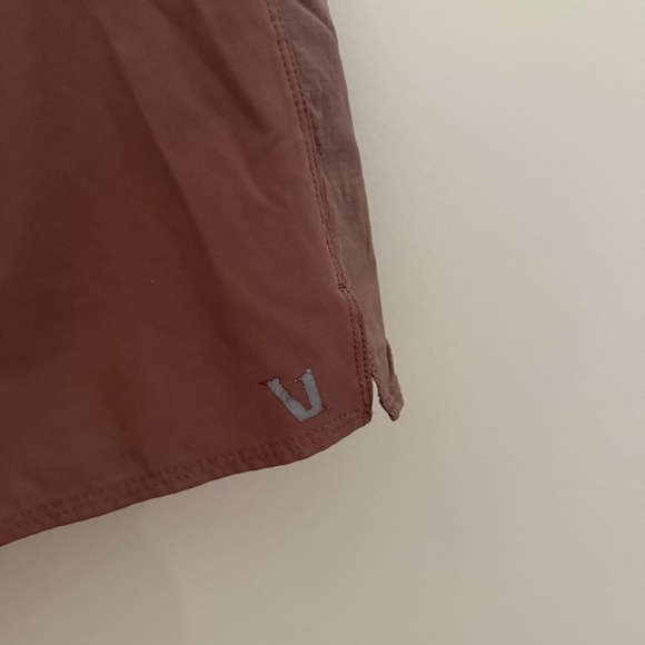 Vuori Men’s Course Run Shorts in Terracotta Dusty Red Drawstring - Picture 6 of 14
